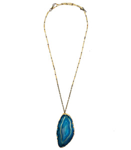 Collier Nzinga perles naturelles et pierre bleue
